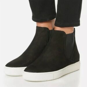 VINCE Newlyn Suede Skater High Tops | Black | Size 7